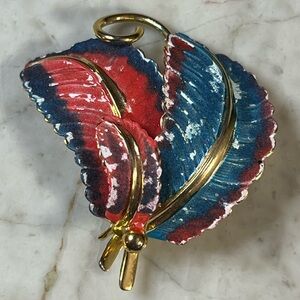 Vintage Gold Toned Enamel Leaf Pin Brooch